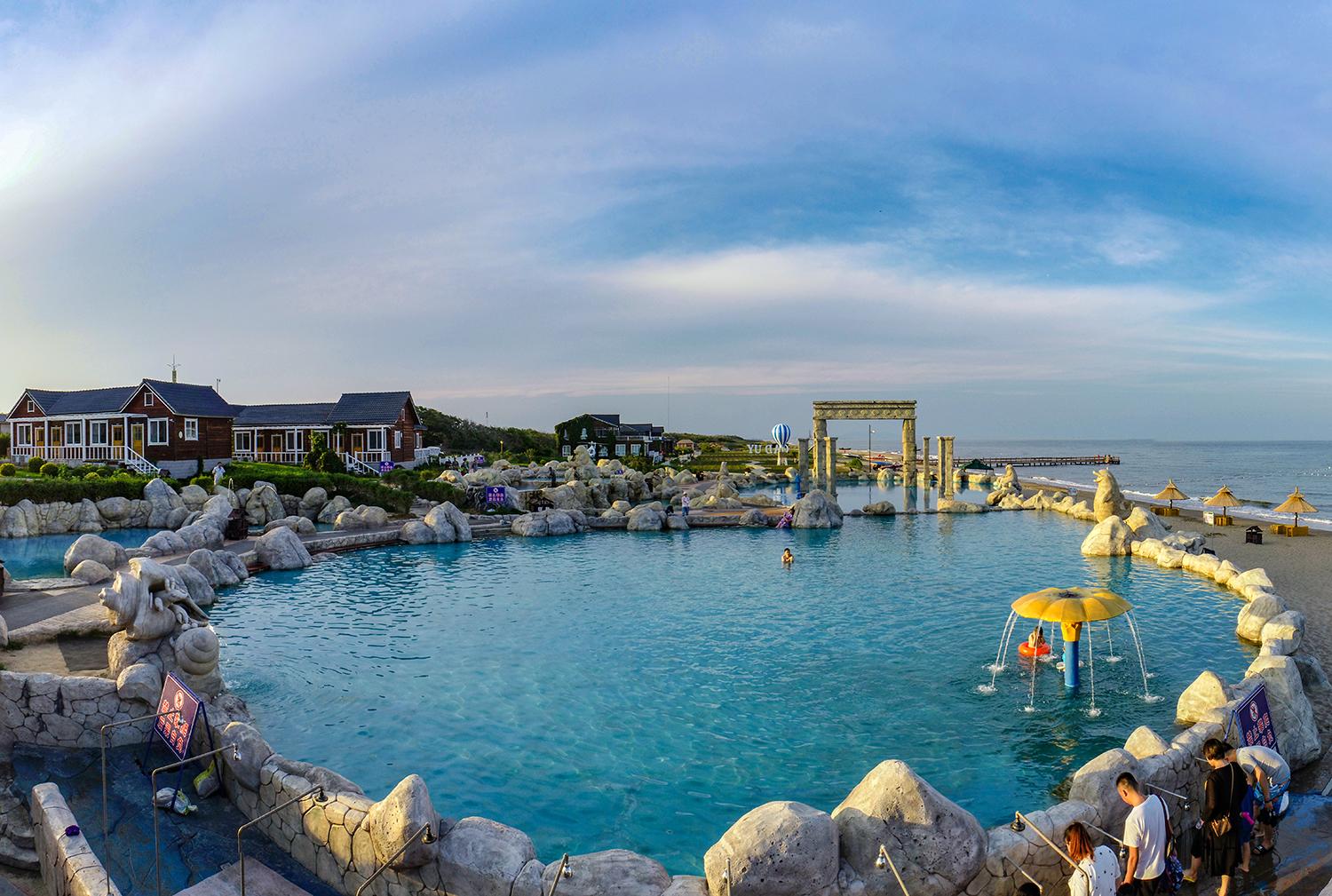 秦皇岛阳光沙滩,海岸线尽享明媚时光